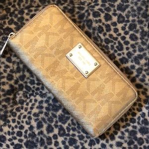 MK wallet